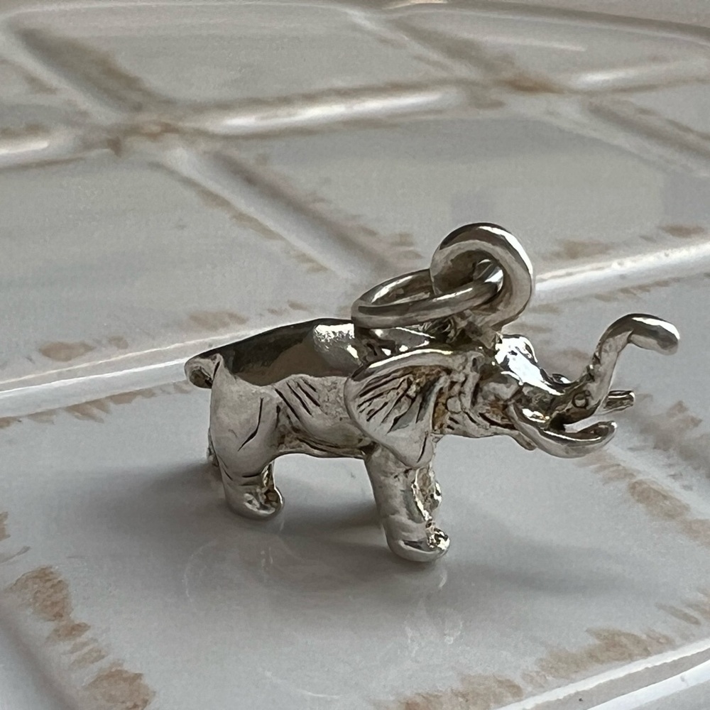 Elephant Charm Pendant – Vintage NOS Sterling Silver 925 - Picture 4 of 7